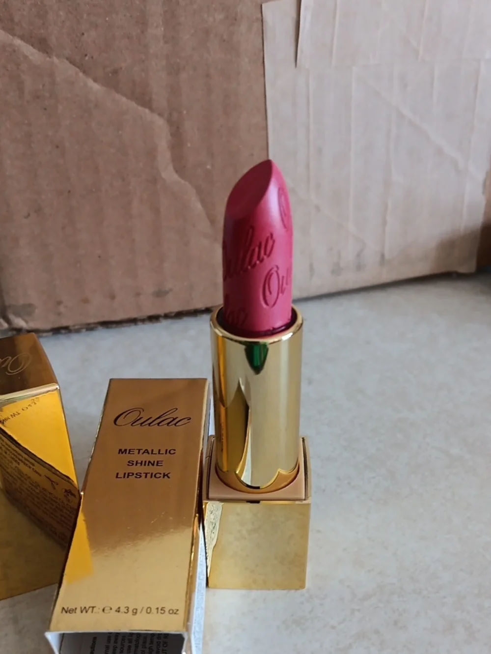 Oulac Metallic Shine Lipstick InHip& Hippie #11.